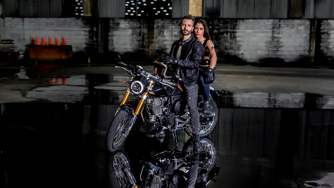 Italika presenta la nueva Blackbird